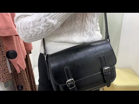 ❤️ Fa'alilolilo fa'alaua'itele o tama'i pipi FeralBerry ma se dildo i totonu o le potu fetaui Rusia porn